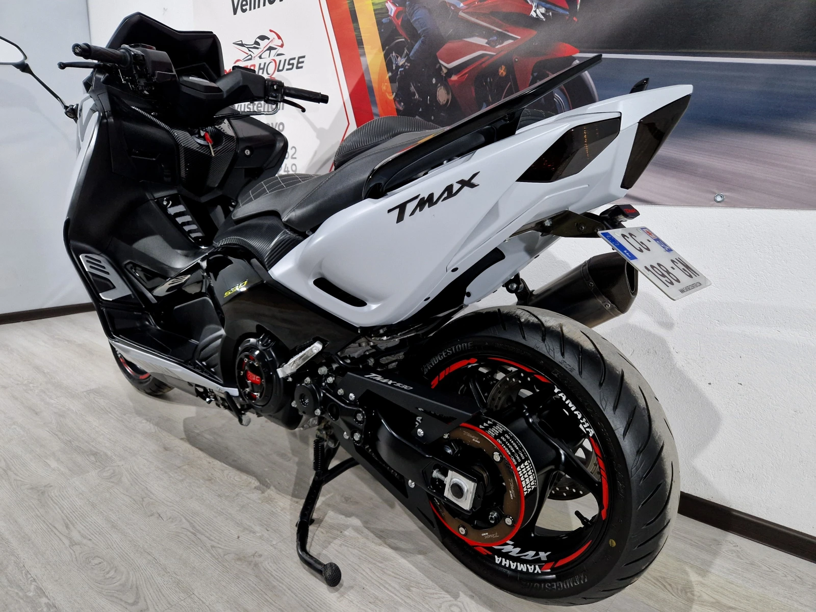 Yamaha T-max 530ie BLACK MAX2013г.!ABS! AKRAPOVIC!, снимка 4 - Мотоциклети и мототехника - 54498618