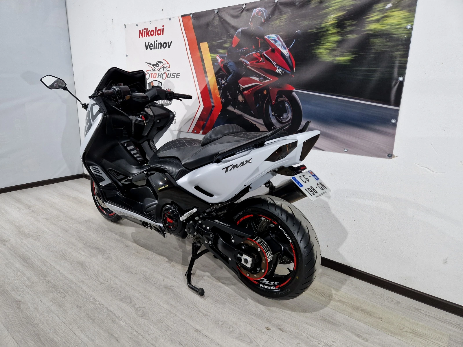 Yamaha T-max 530ie BLACK MAX2013г.!ABS! AKRAPOVIC!, снимка 3 - Мотоциклети и мототехника - 54498618