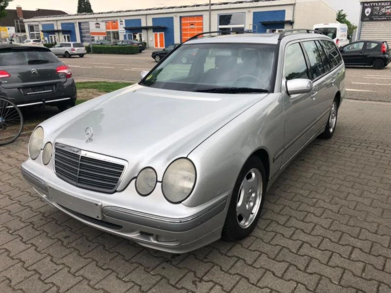 Трансмисия за Mercedes-Benz E 320, снимка 1 - Части - 49502333