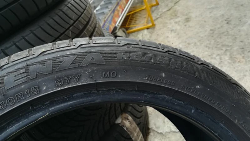 Гуми Летни 245/40R18, снимка 8 - Гуми и джанти - 26825380