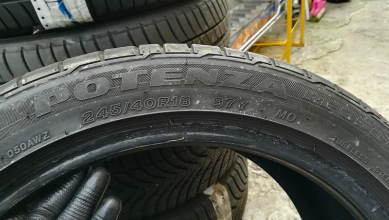 Гуми Летни 245/40R18, снимка 7 - Гуми и джанти - 26825380