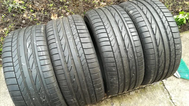 Гуми Летни 245/40R18, снимка 2 - Гуми и джанти - 26825380