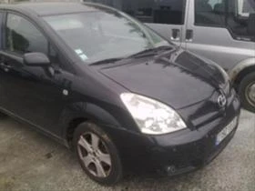 Toyota Corolla verso 1.6 VTI /2.0 /2.2 D4D, снимка 1