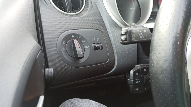 Seat Ibiza ST, снимка 13 - Автомобили и джипове - 45716786