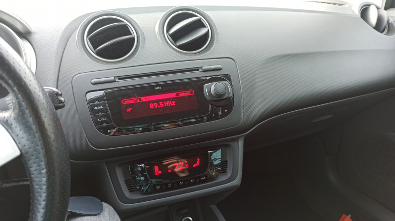 Seat Ibiza ST, снимка 12 - Автомобили и джипове - 45716786