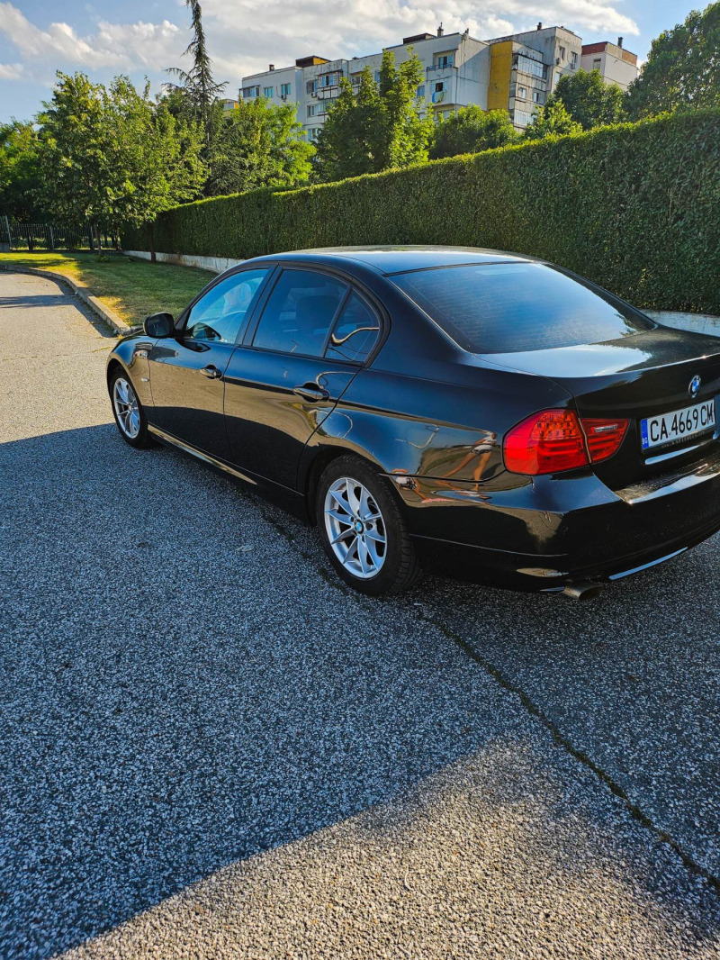 BMW 320 i, снимка 3 - Автомобили и джипове - 46243564