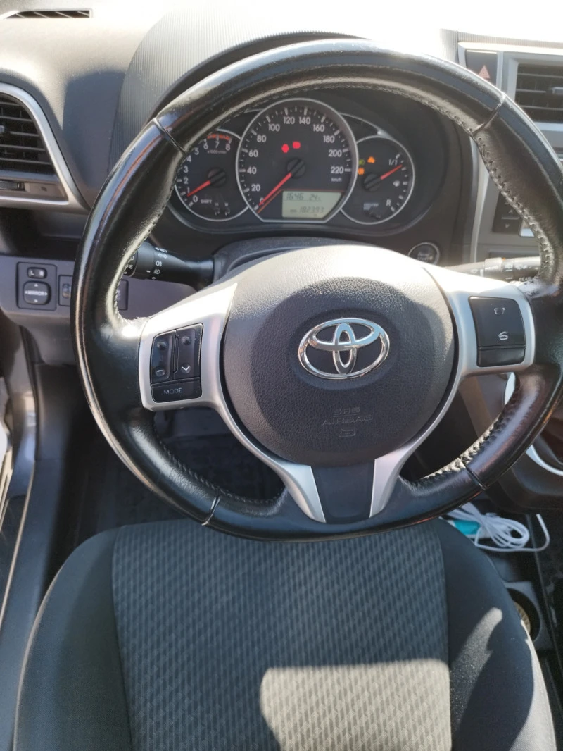 Toyota Verso S 1.3 VVTI, снимка 15 - Автомобили и джипове - 47489026