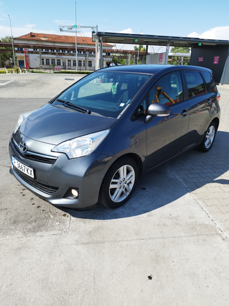 Toyota Verso S 1.3 VVTI, снимка 2 - Автомобили и джипове - 47094342