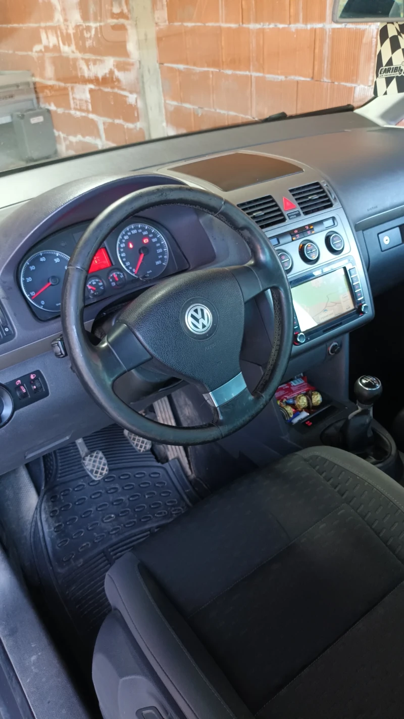 VW Touran Ван, снимка 2 - Автомобили и джипове - 49437236