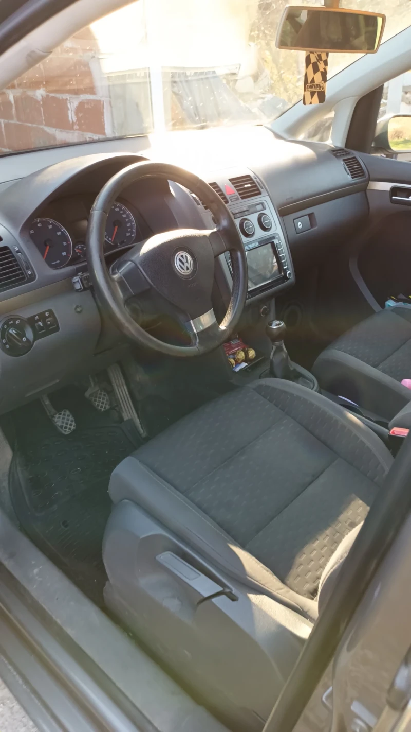 VW Touran Ван, снимка 7 - Автомобили и джипове - 49437236