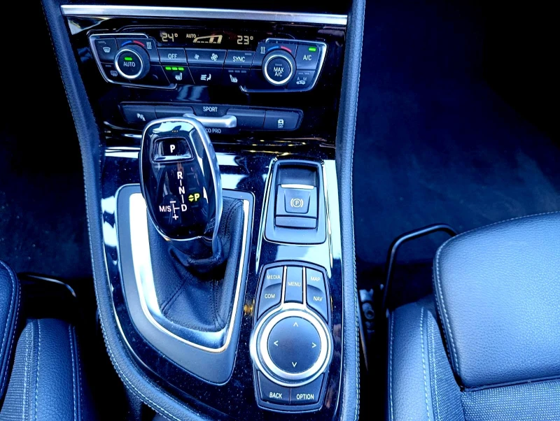 BMW 2 Gran Tourer 218i Auto Сервизна история M Paket!, снимка 16 - Автомобили и джипове - 52883529