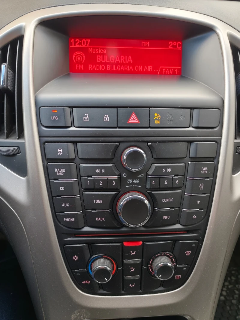 Opel Astra 1.4Т/140кс/Газ, снимка 6 - Автомобили и джипове - 52913445