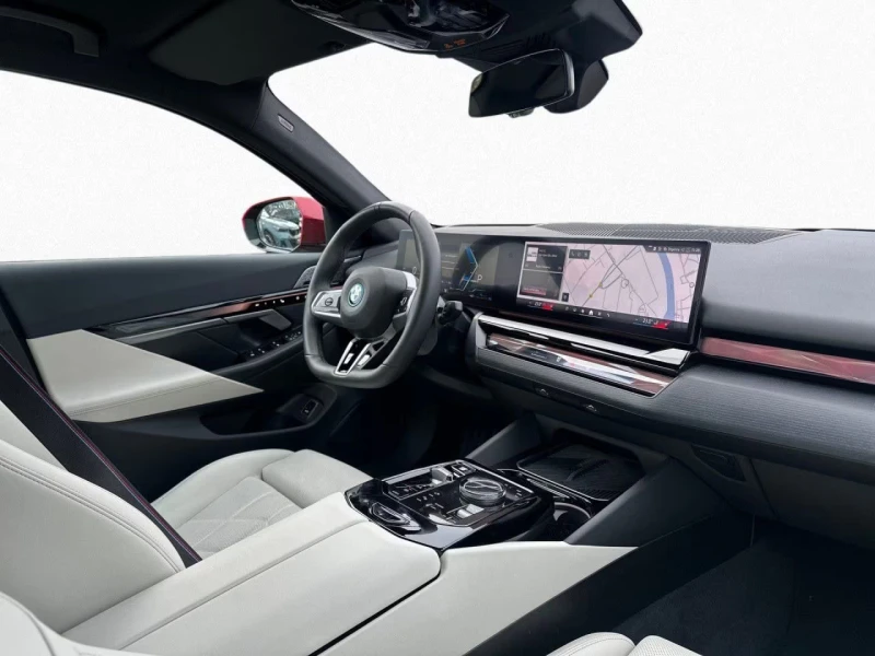 BMW 550 PHEV/489HP/xDRIVE/MSPORT-PRO/B&W/360/ICONIC/889v, снимка 10 - Автомобили и джипове - 53336757