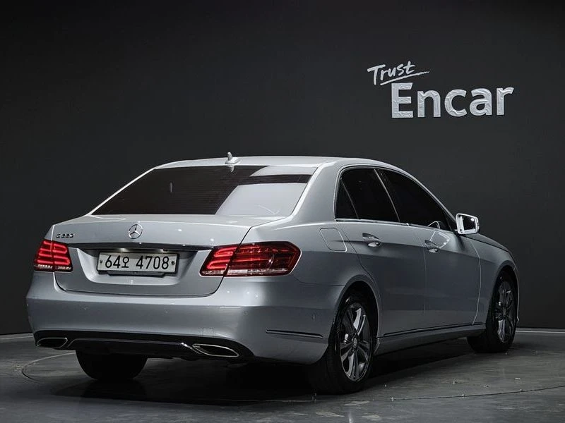 Mercedes-Benz E 220 E220 CDI Avantgarde| 170к.с.| ВКЛ.ТЕХНОТЕСТ, снимка 2 - Автомобили и джипове - 55217959