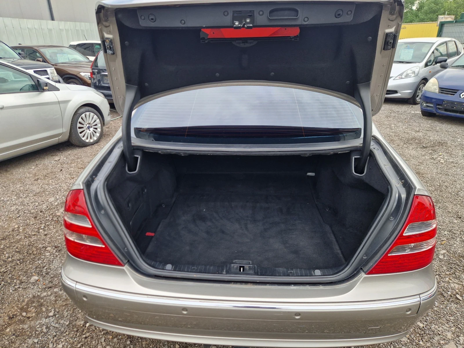 Mercedes-Benz E 320 3.2 CDI 204PS.AVANGARDE ITALIA - изображение 7