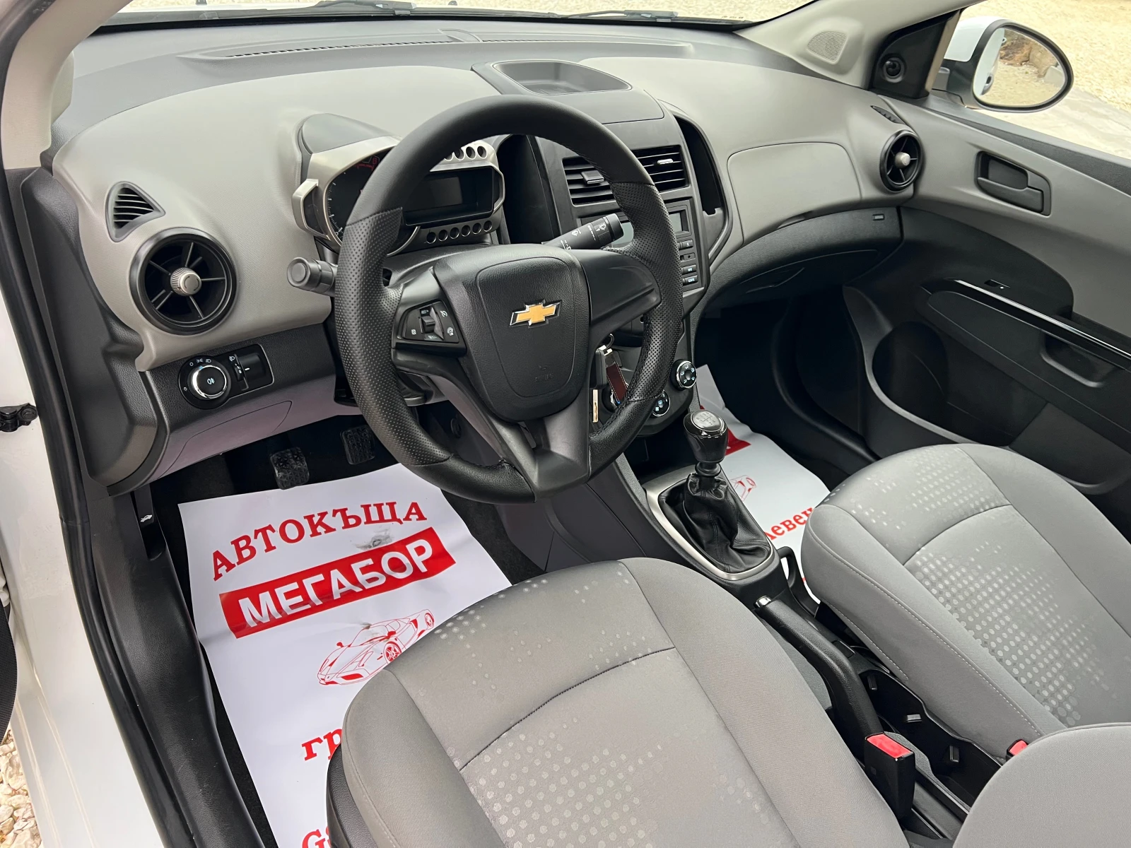 Chevrolet Aveo 1.2i 16v/75p.s-Sedan-Euro 5 - изображение 9