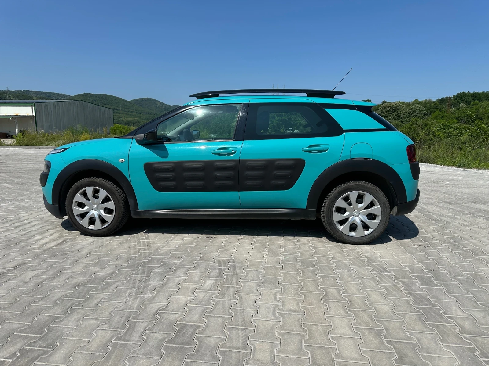 Citroen C4 Cactus 1.2 - изображение 2