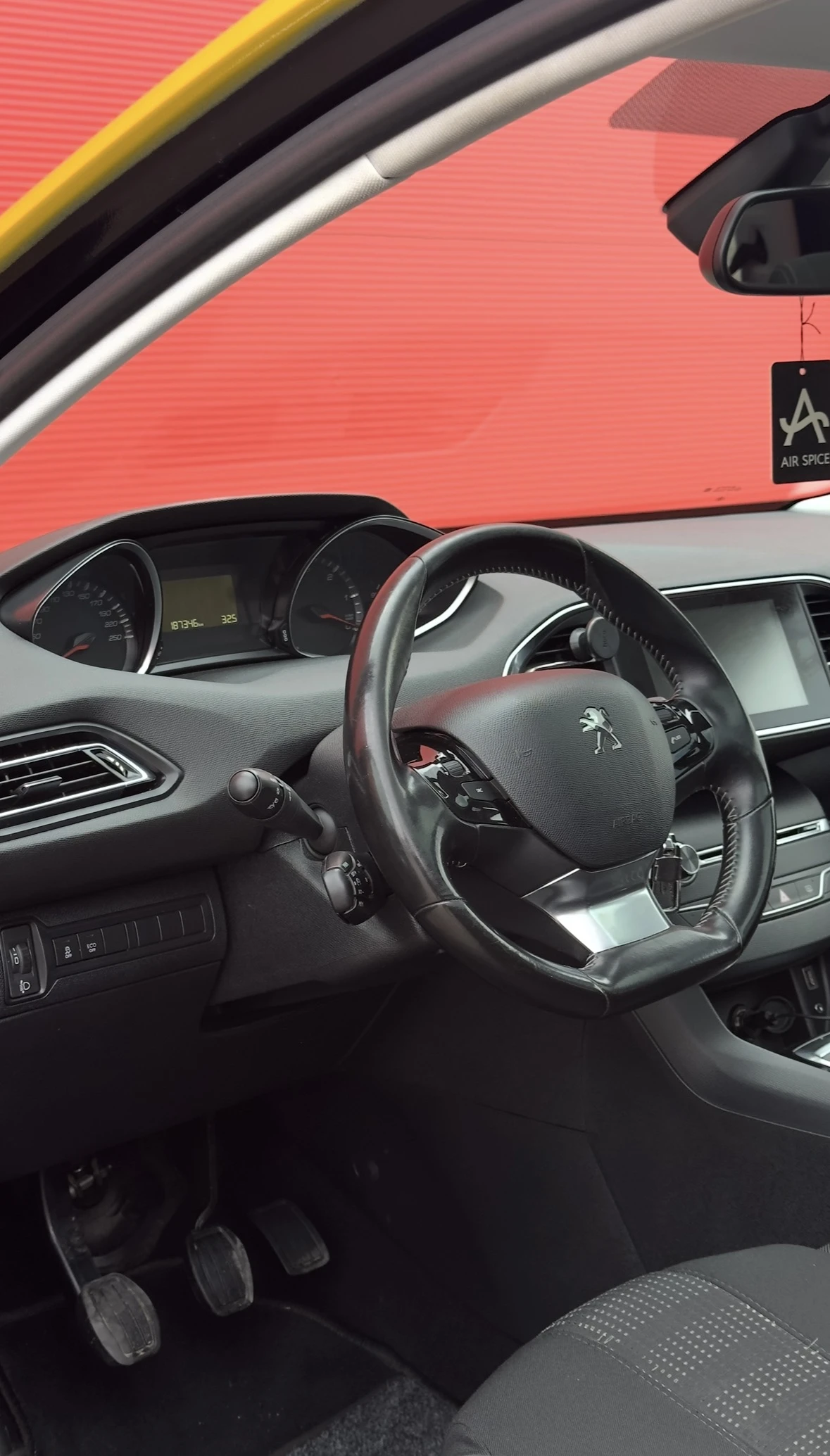 Peugeot 308 1.6HDI 120КС - изображение 7