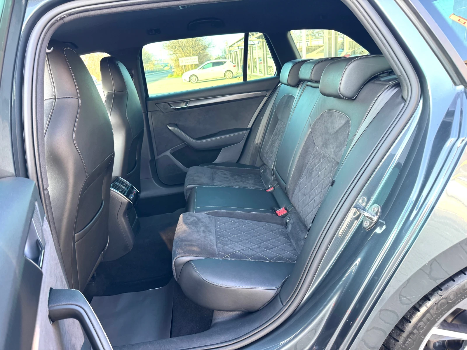 Skoda Superb 2.0TDI#SPORTLINE#DIGITAL#CRYSTAL#DISTR#CARBON | Mobile.bg � ����������� 13