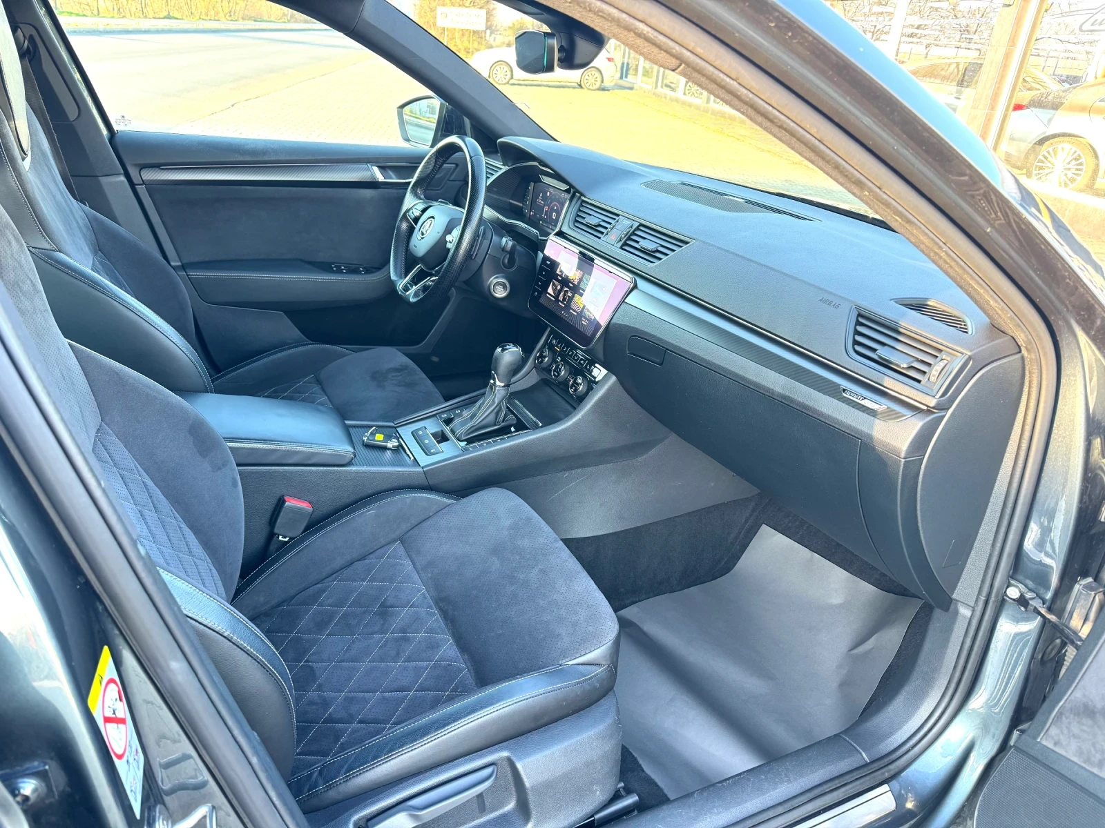 Skoda Superb 2.0TDI#SPORTLINE#DIGITAL#CRYSTAL#DISTR#CARBON | Mobile.bg � ����������� 12