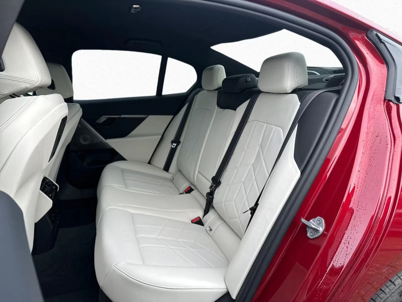 BMW 550 PHEV/489HP/xDRIVE/MSPORT-PRO/B&W/360/ICONIC/889v | Mobile.bg � ����������� 12