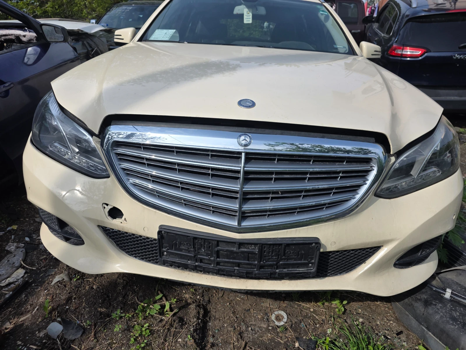 Mercedes-Benz E 220, снимка 4 - Автомобили и джипове - 54654140