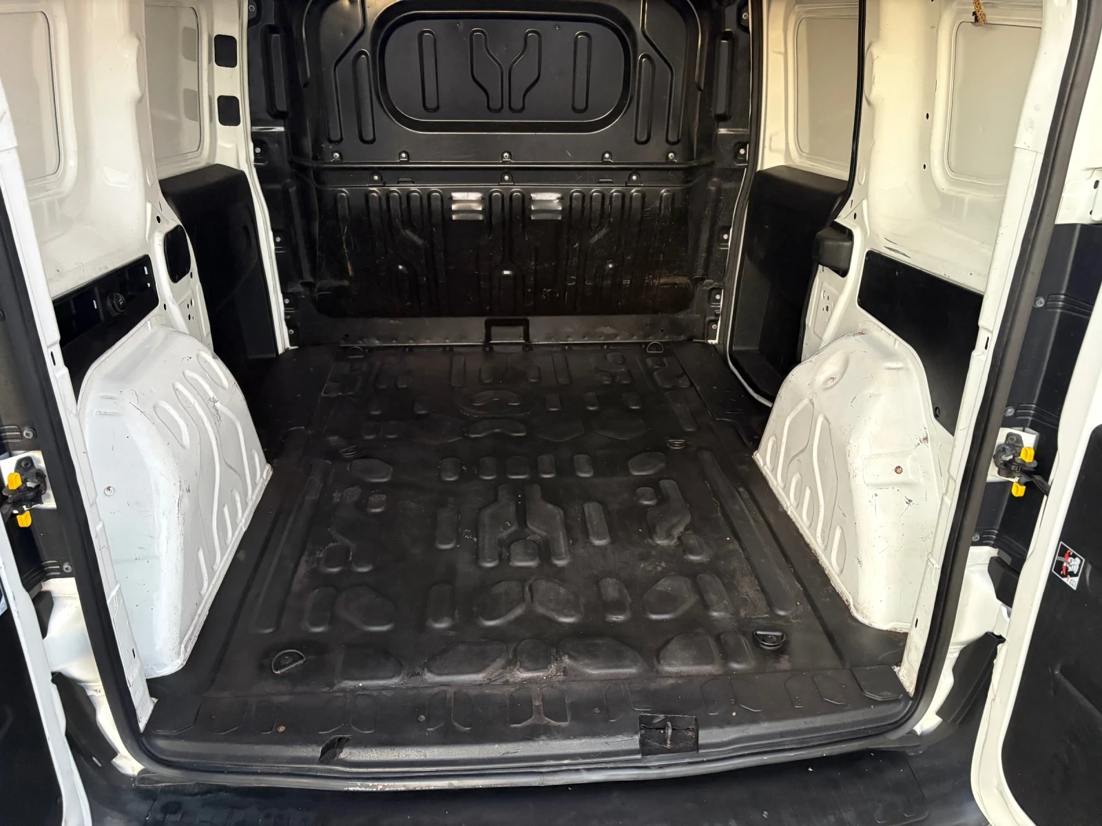 Fiat Doblo 1.3 MDJET , снимка 7 - Автомобили и джипове - 55239633