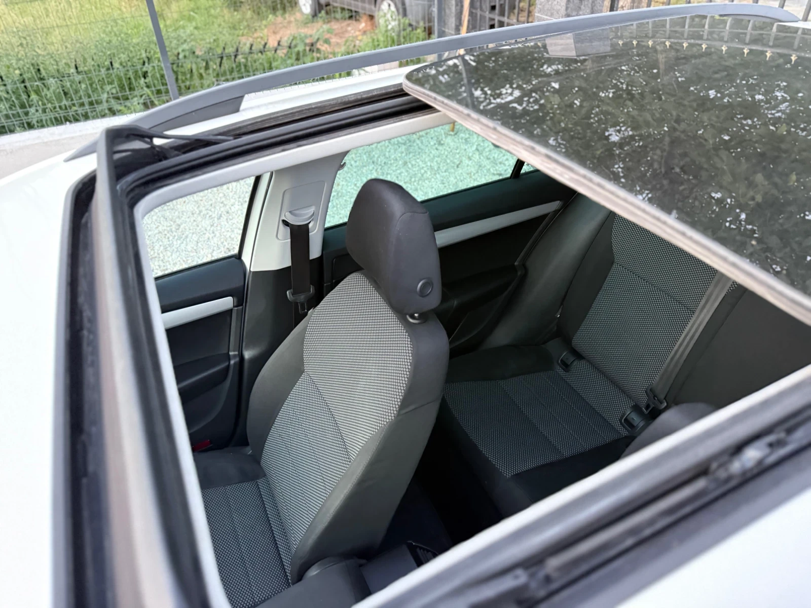Skoda Octavia DSG/Navi/PANO, снимка 4 - Автомобили и джипове - 55243144