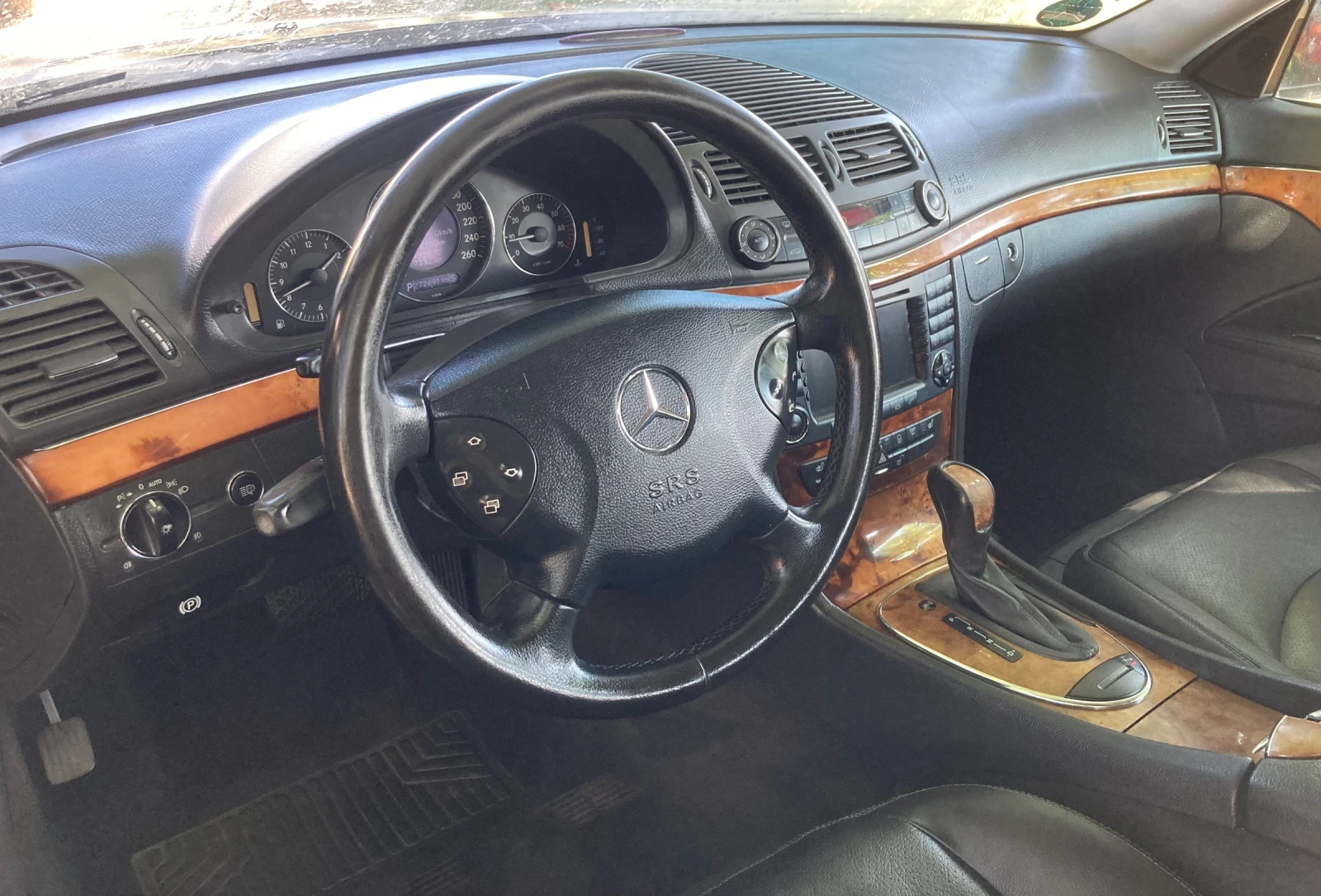 Mercedes-Benz E 320 3.2 V6 5G На Задно Без Газ, снимка 10 - Автомобили и джипове - 55638811