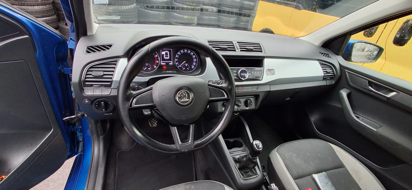 Skoda Fabia 1.0 MPI, снимка 6 - Автомобили и джипове - 55649044