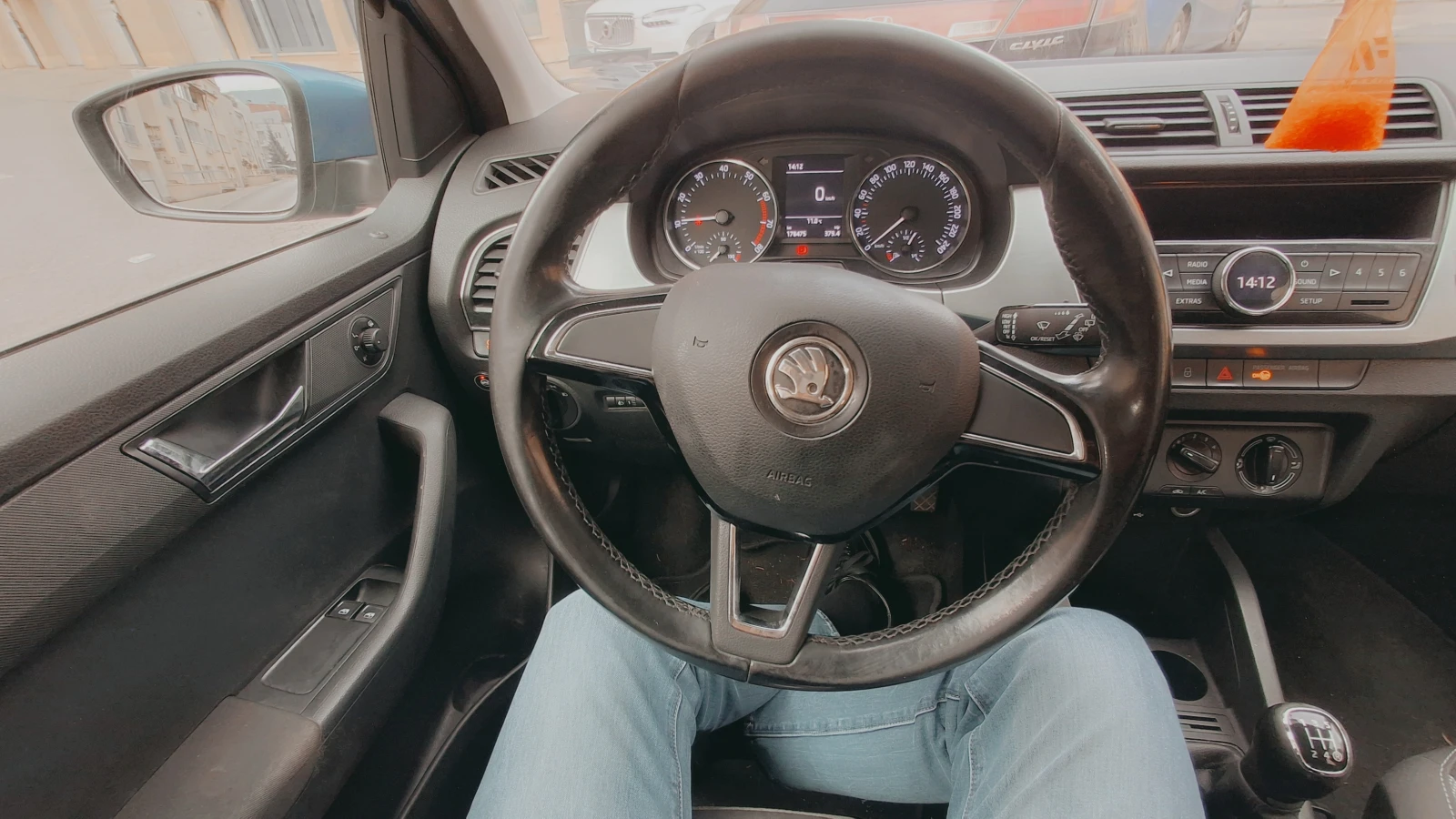 Skoda Fabia 1.0 MPI, снимка 5 - Автомобили и джипове - 55649044