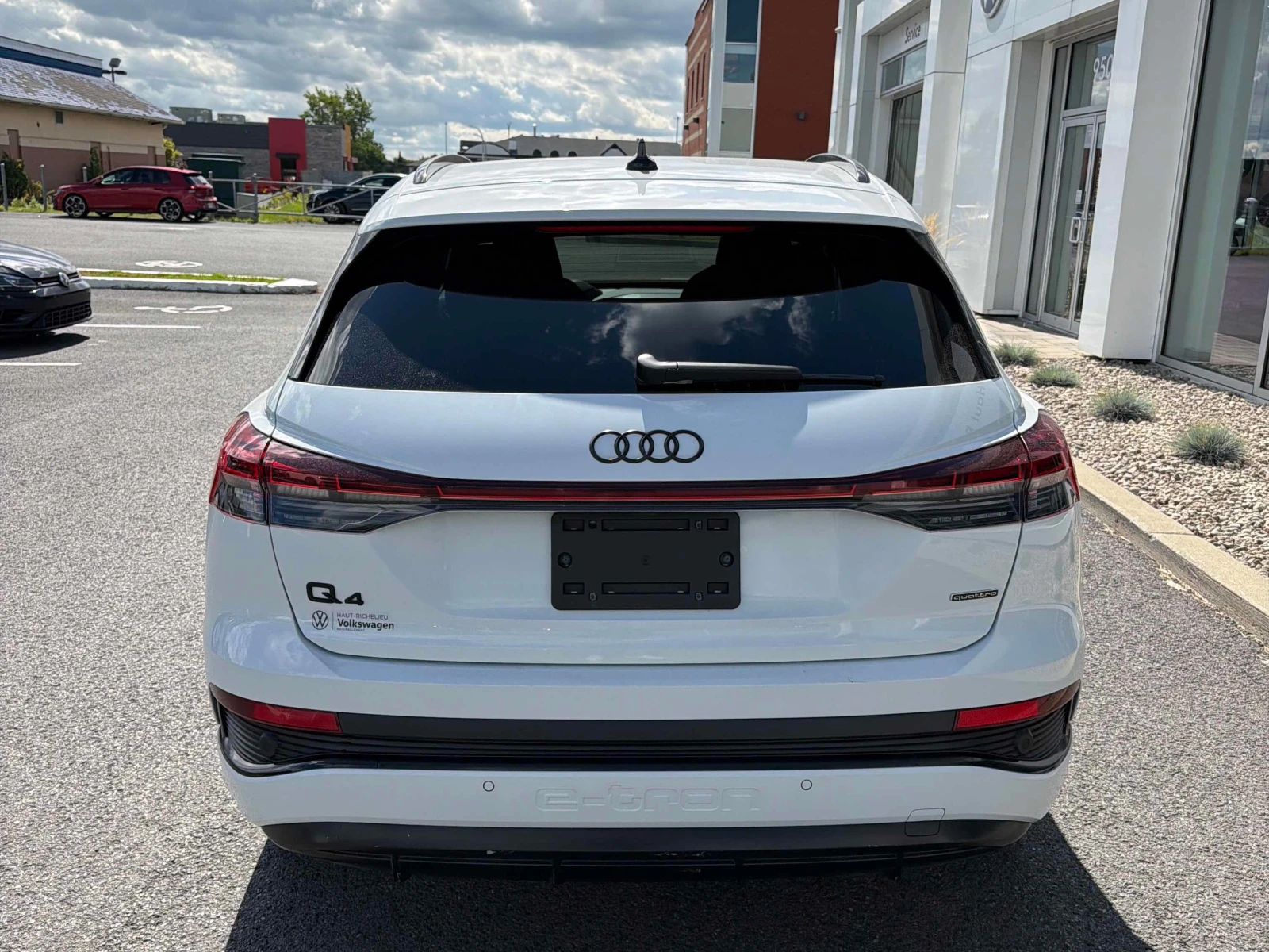 Audi E-Tron / Q4 / ОТ ПРЕДСТАВИТЕЛСТВО / АВТОКРЕДИТ, снимка 4 - Автомобили и джипове - 56134340