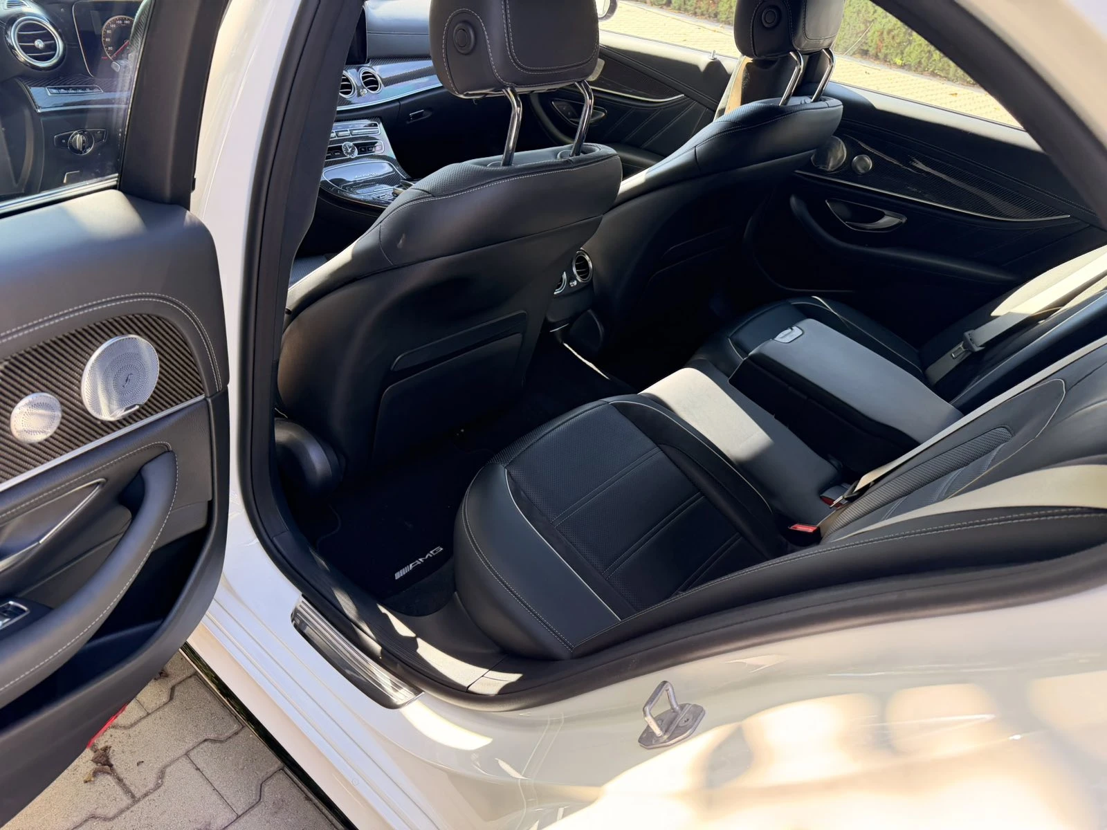 Mercedes-Benz E 63 AMG, снимка 13 - Автомобили и джипове - 56566640