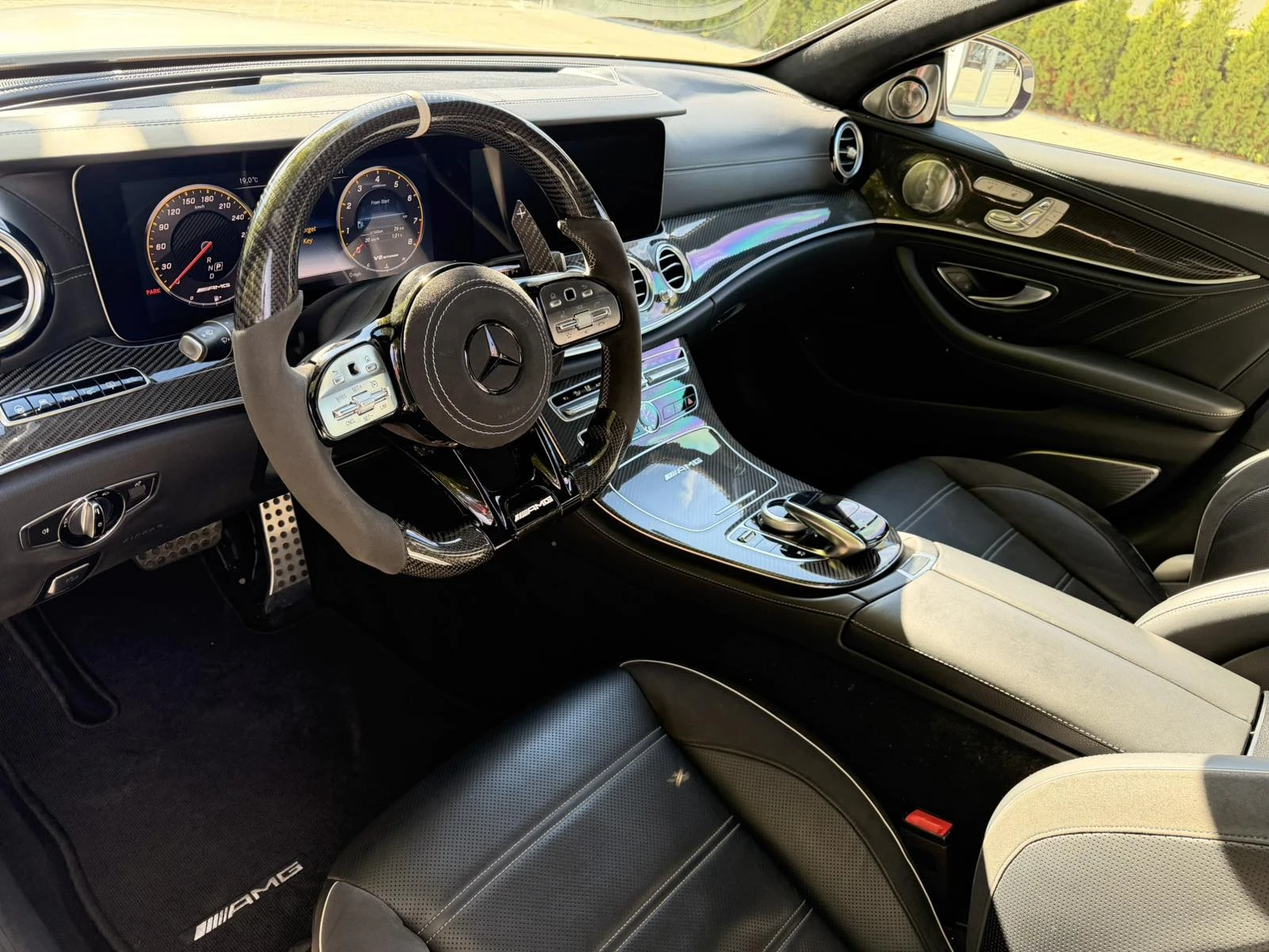 Mercedes-Benz E 63 AMG, снимка 10 - Автомобили и джипове - 56566640