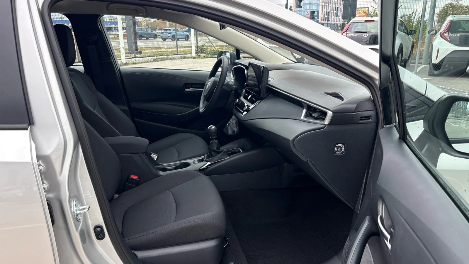 Toyota Corolla 1.5 6MT Comfort | Mobile.bg � ����������� 8