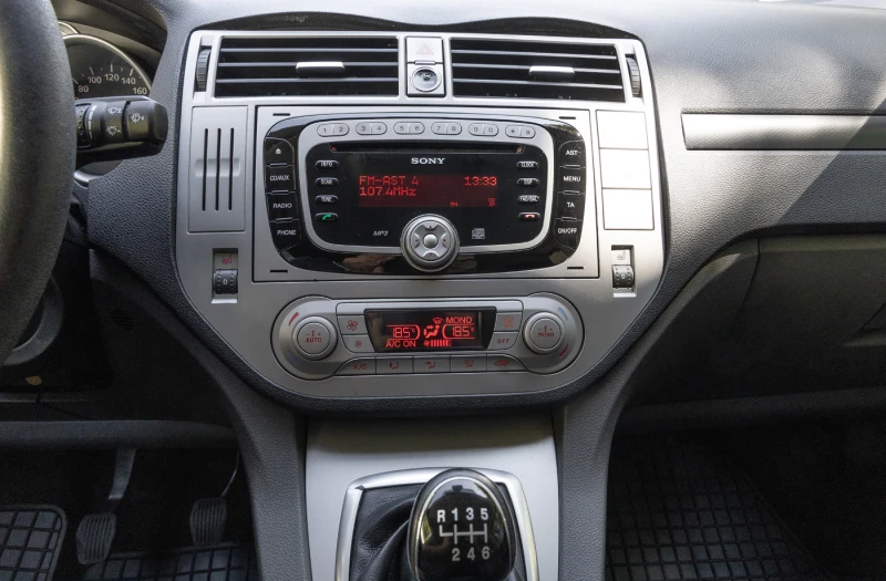 Ford Kuga, снимка 11 - Автомобили и джипове - 51658168