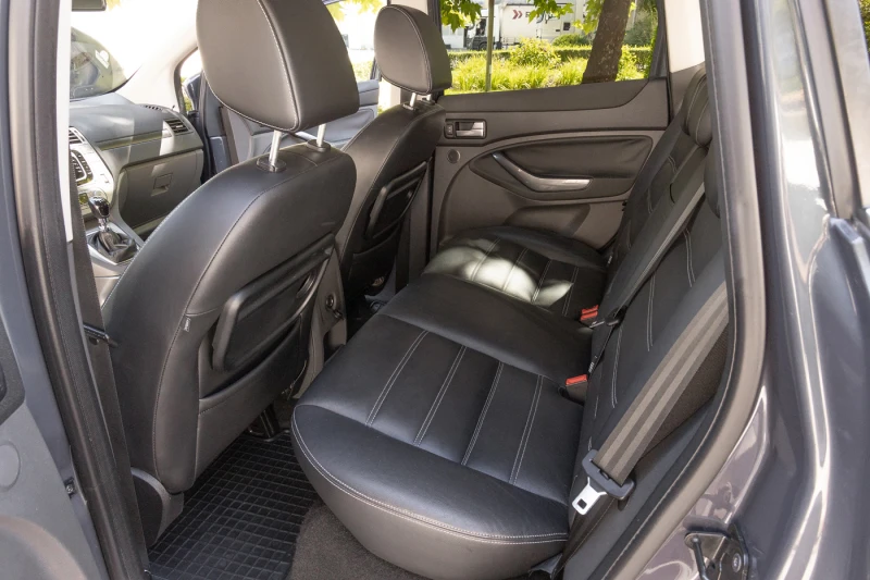 Ford Kuga, снимка 8 - Автомобили и джипове - 51658168