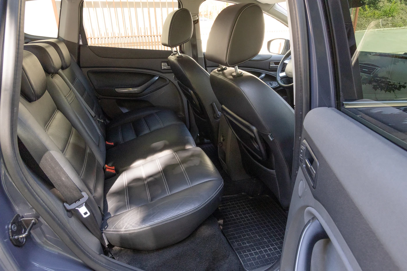 Ford Kuga  - изображение 6