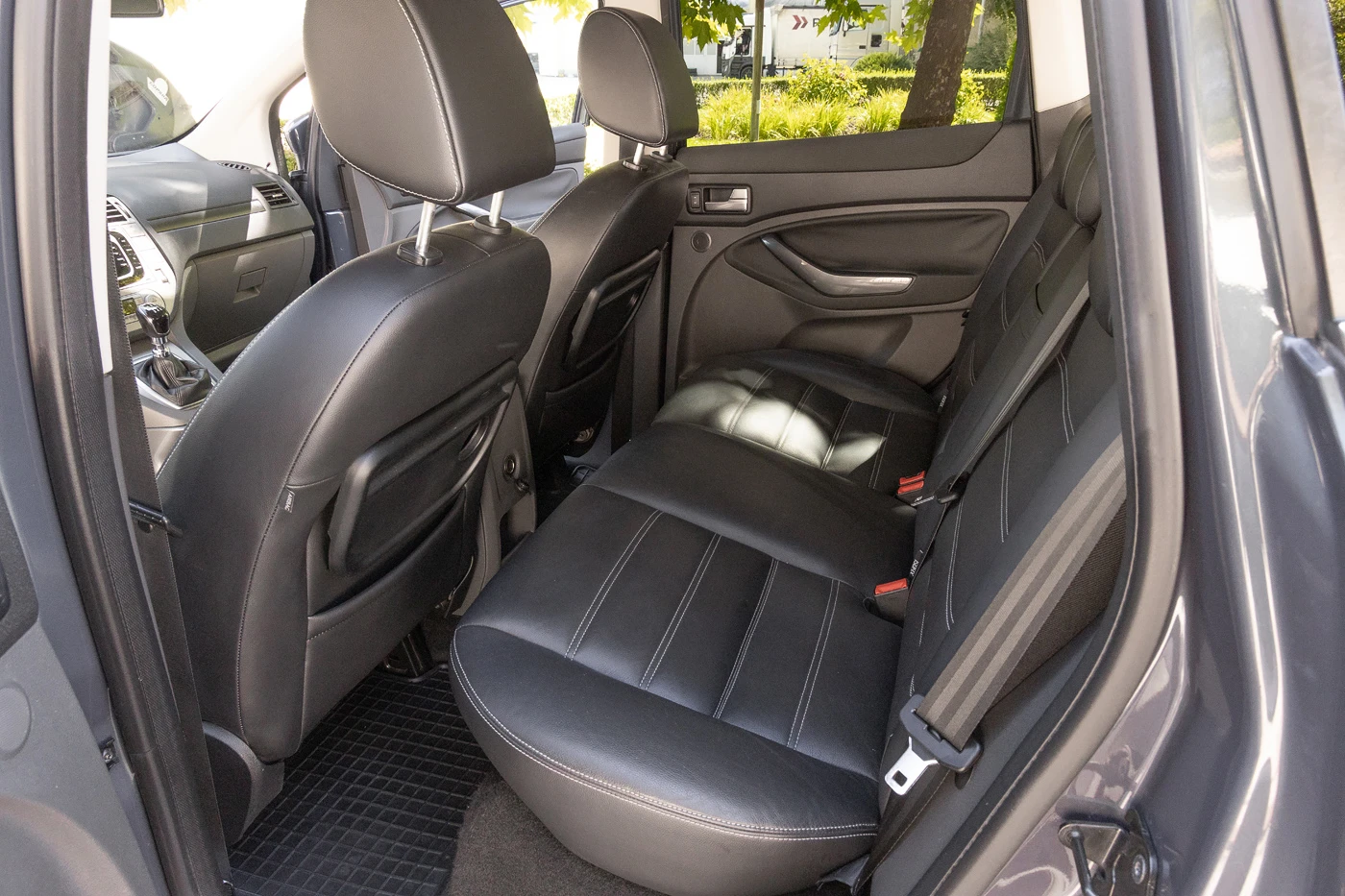 Ford Kuga  - изображение 8