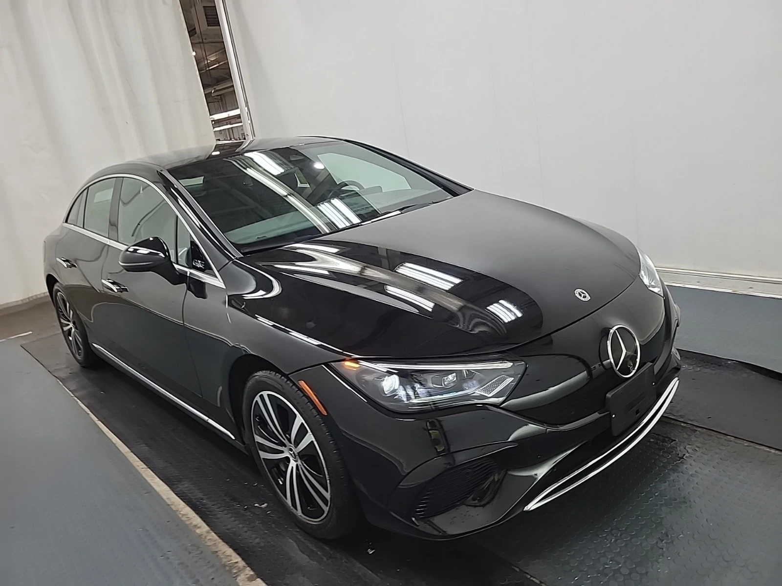 Mercedes-Benz EQE * 350 * АВТОКРЕДИТ БЕЗ ПЪРВОНАЧАЛНА ВНОСКА* , снимка 2 - Автомобили и джипове - 55891641