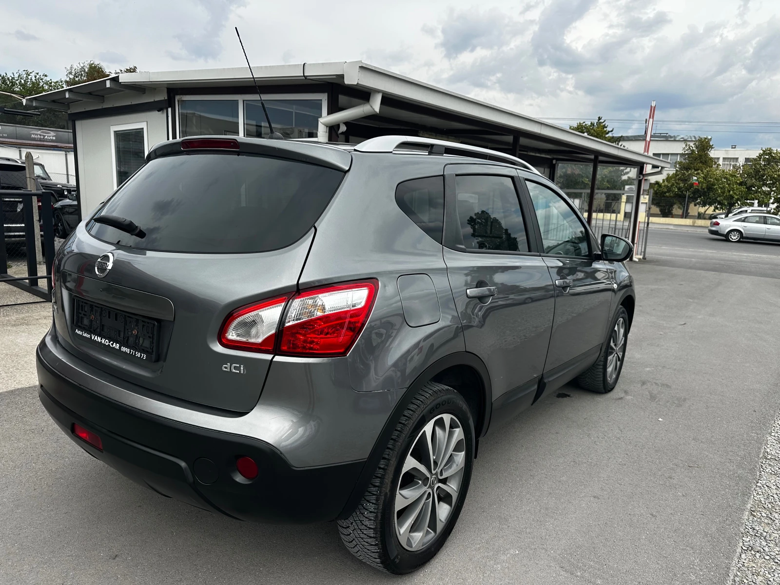 Nissan Qashqai 2.0DCI 150к.с 4x4* Нави* Камери360* Full, снимка 2 - Автомобили и джипове - 56161682