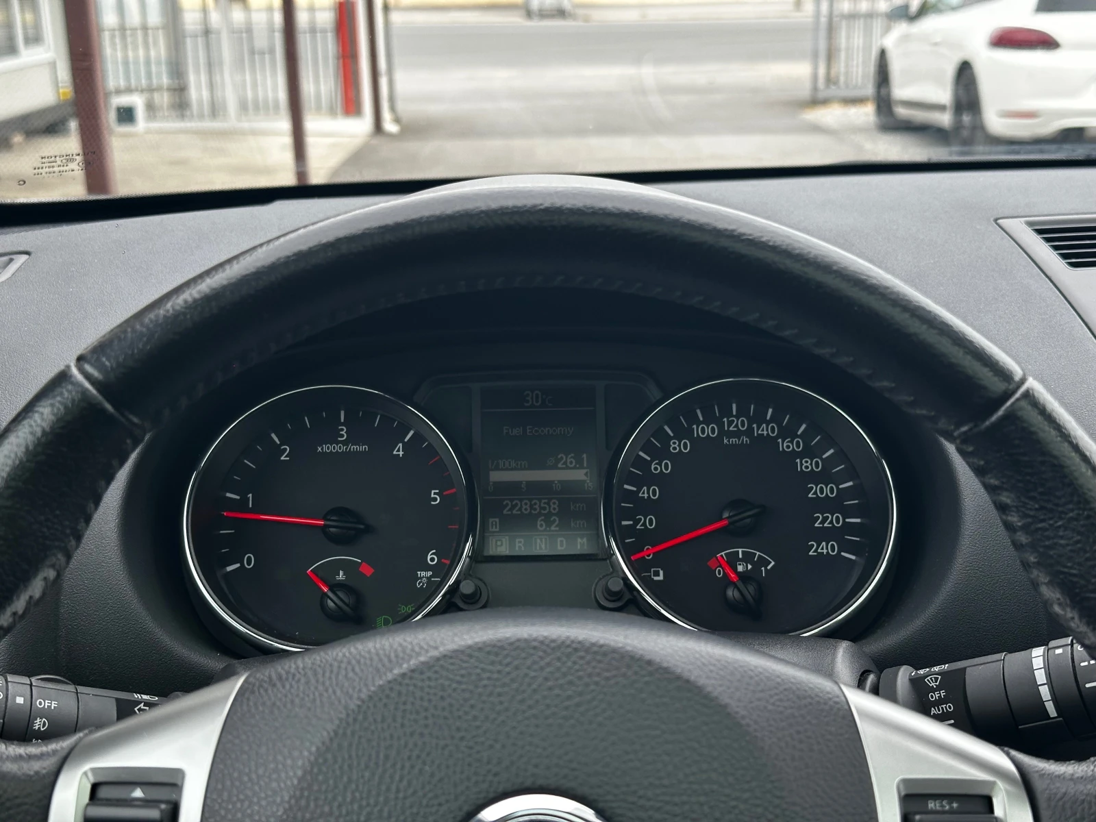 Nissan Qashqai 2.0DCI 150к.с 4x4* Нави* Камери360* Full, снимка 11 - Автомобили и джипове - 56161682