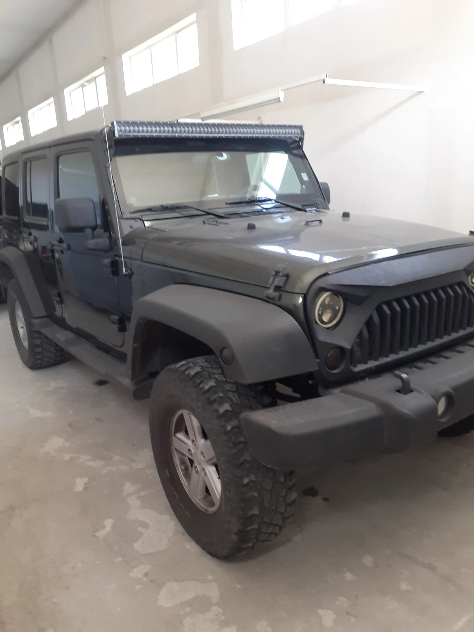 Jeep Wrangler, снимка 2 - Автомобили и джипове - 56171423