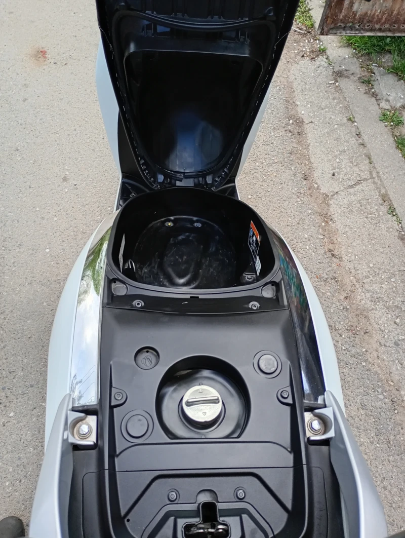 Honda Sh 2017 300i ABS, LED, Keyless , снимка 8 - Мотоциклети и мототехника - 49957230