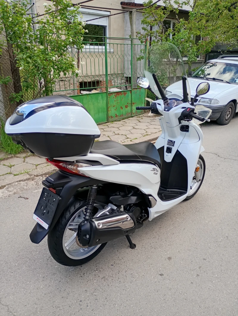 Honda Sh 2017 300i ABS, LED, Keyless , снимка 9 - Мотоциклети и мототехника - 49957230