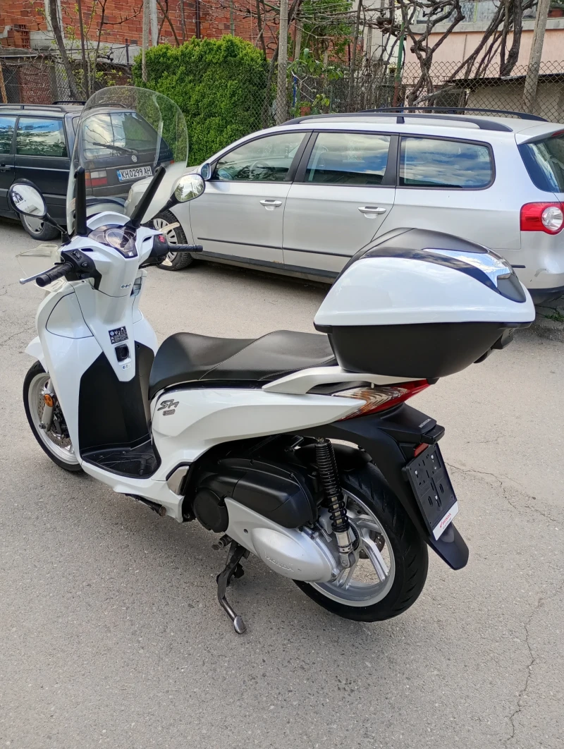 Honda Sh 2017 300i ABS, LED, Keyless , снимка 15 - Мотоциклети и мототехника - 49957230