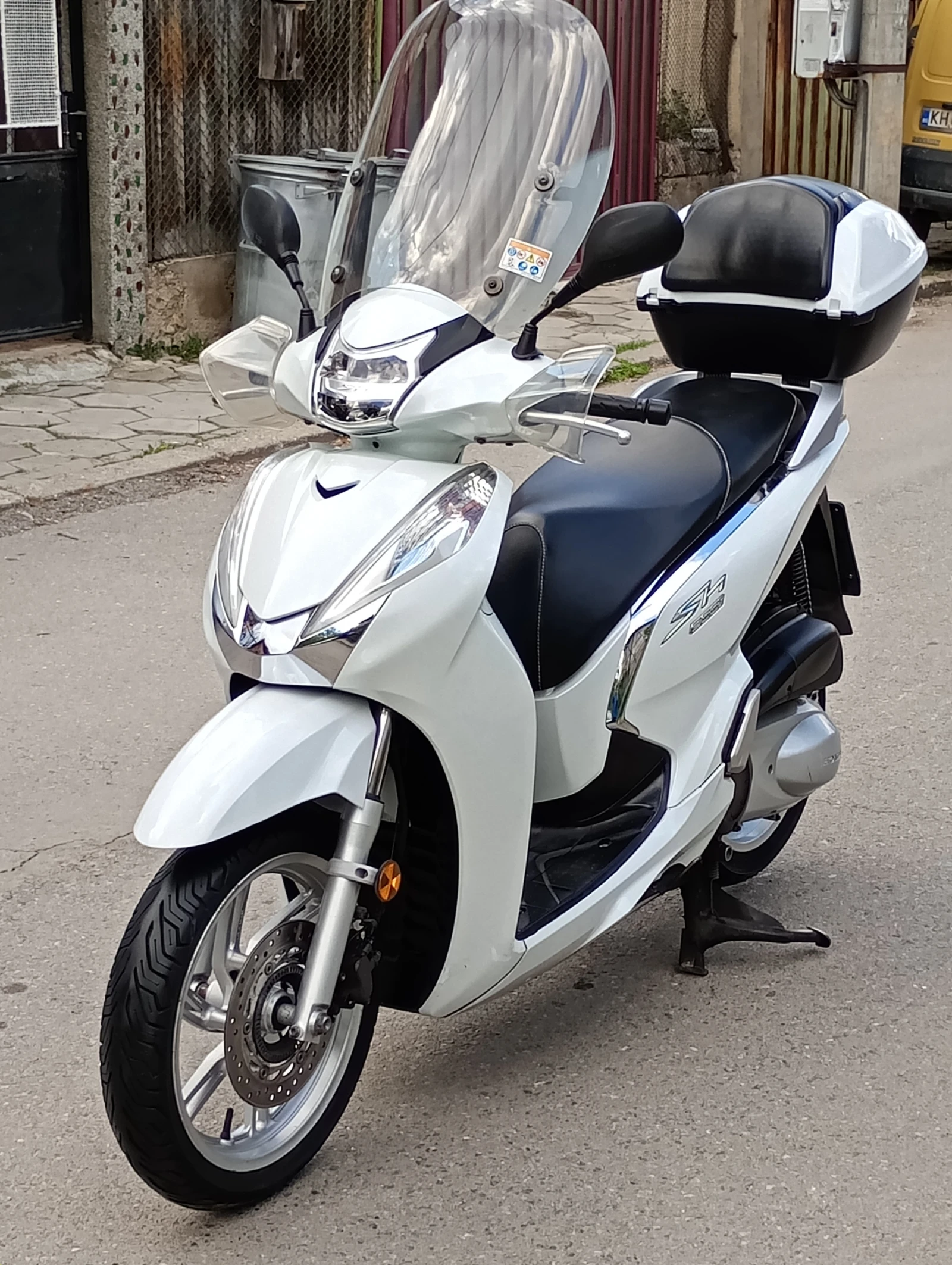 Honda Sh 2017 ABS, LED, Keyless  - изображение 2