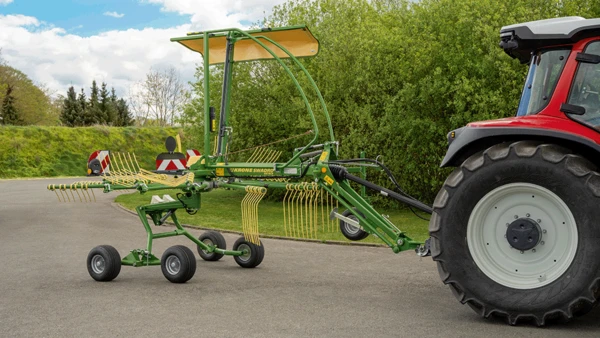 Сенообръщачка Krone Swadro, снимка 5 - Селскостопанска техника - 54637403