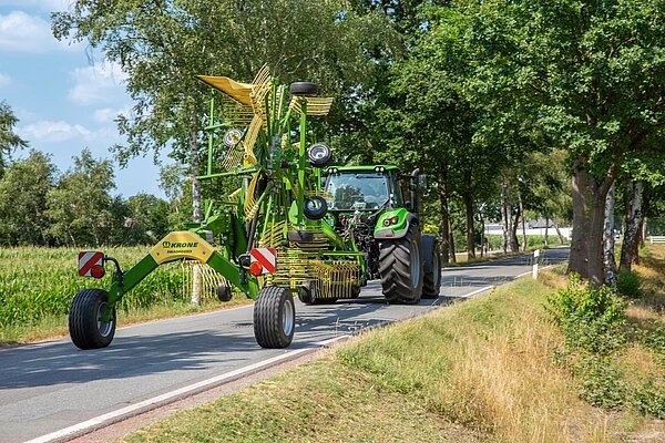 Сенообръщачка Krone Swadro, снимка 3 - Селскостопанска техника - 54637403