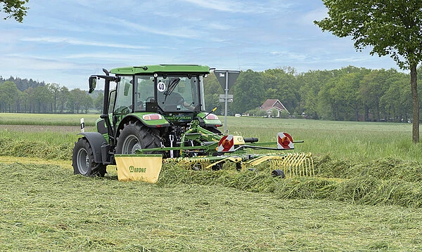 Сенообръщачка Krone Swadro, снимка 4 - Селскостопанска техника - 54637403